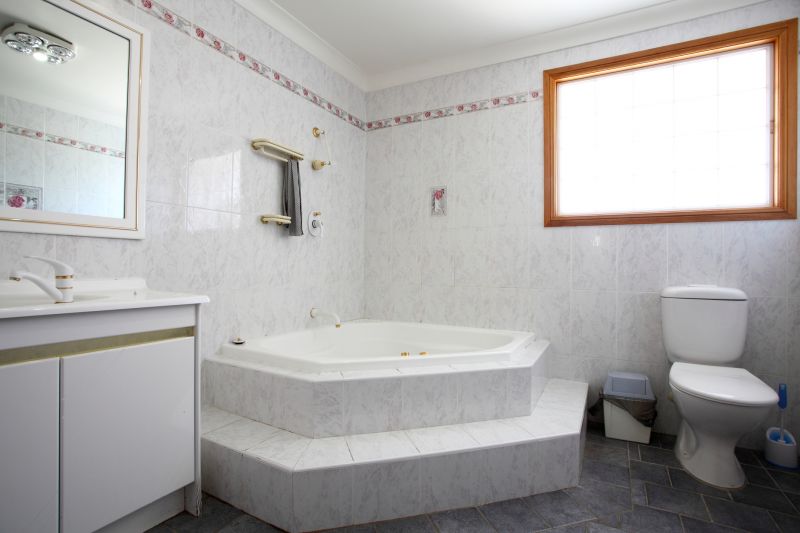 Top Bathtub Installation Companies in Deltona, FL